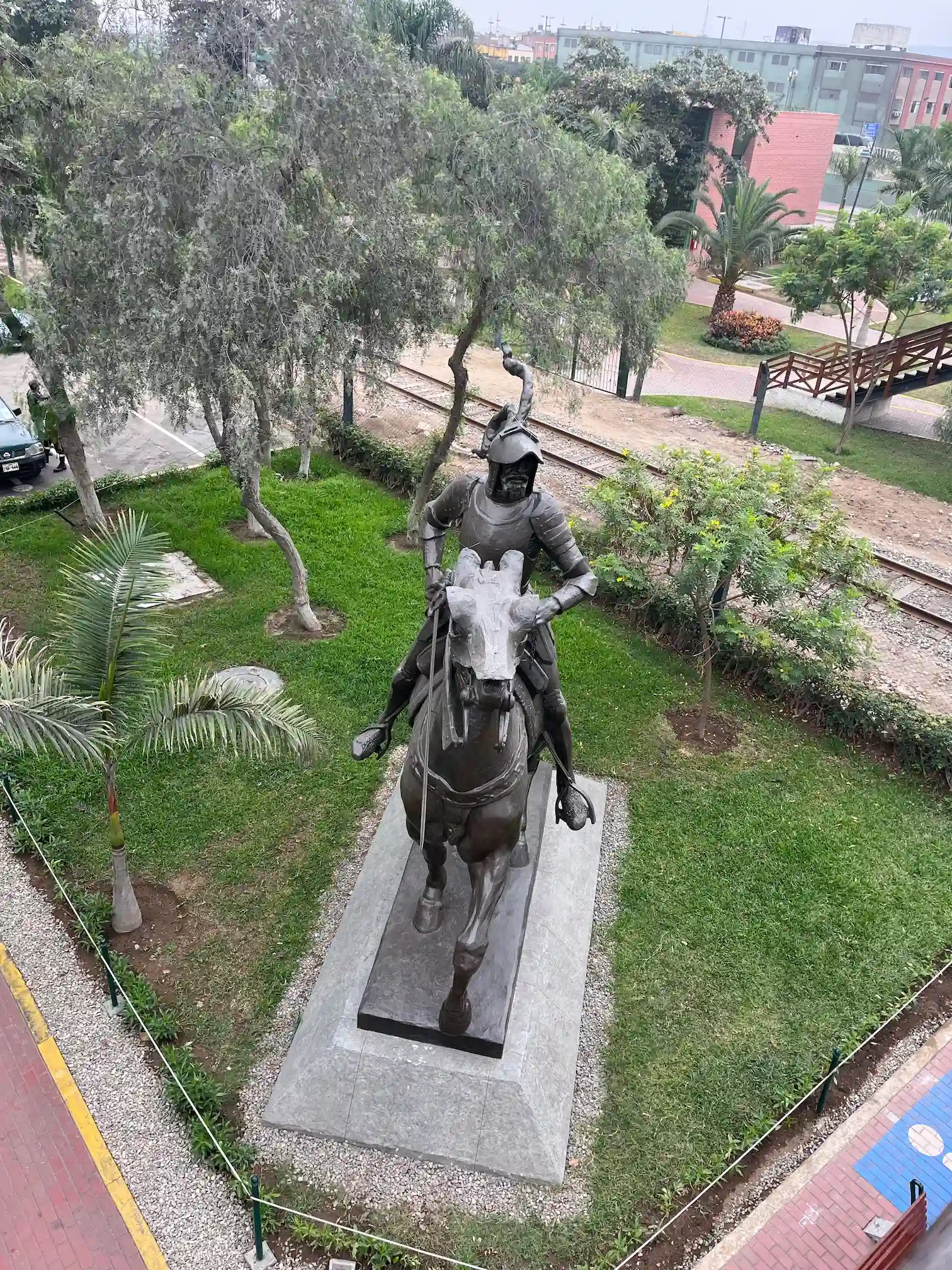 Bronzinė konkistadoro raitelio skulptūra parke, Lima, Peru