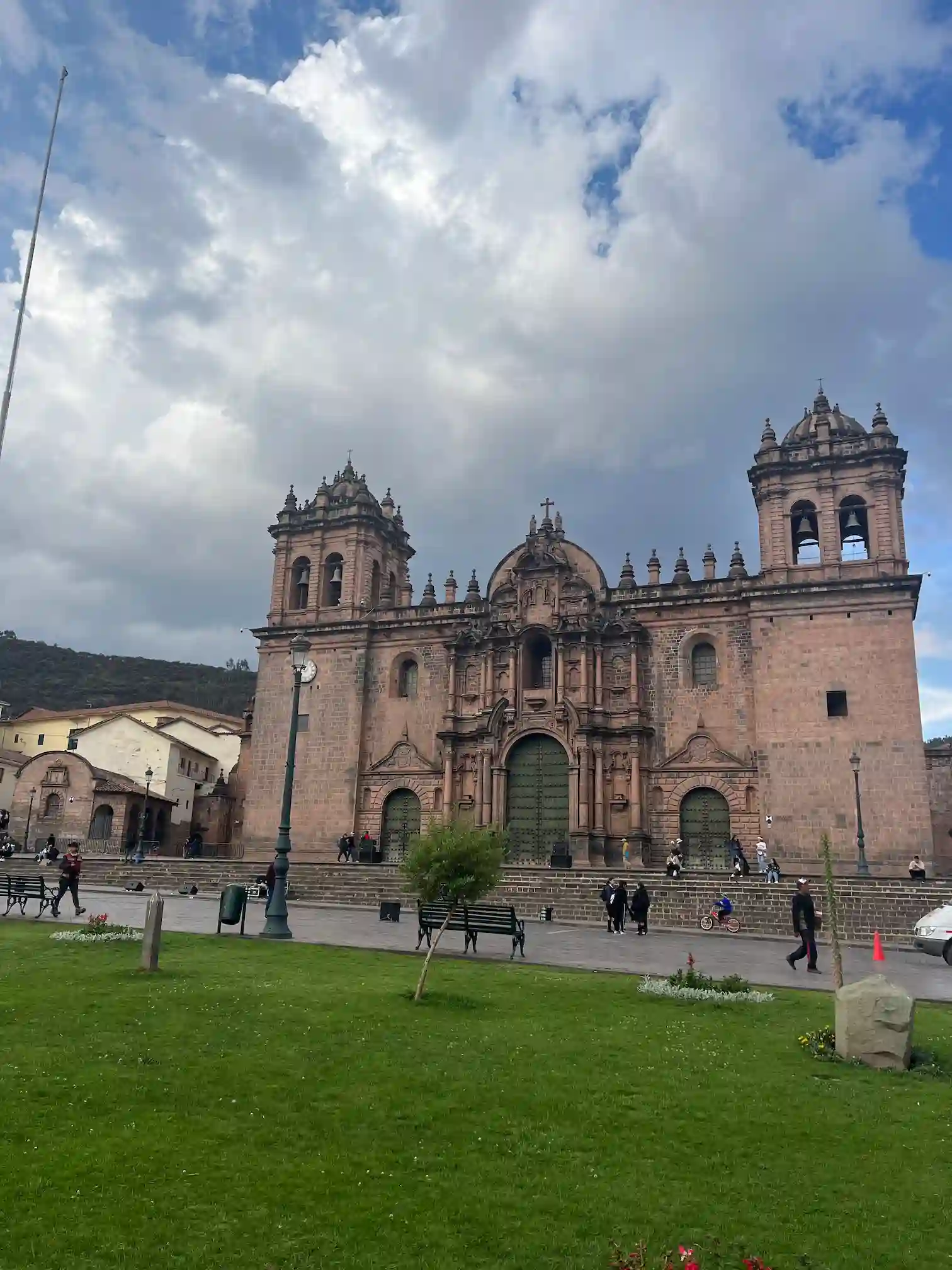 Kusko katedra su dviem varpinėmis bokštais, Plaza de Armas, Peru