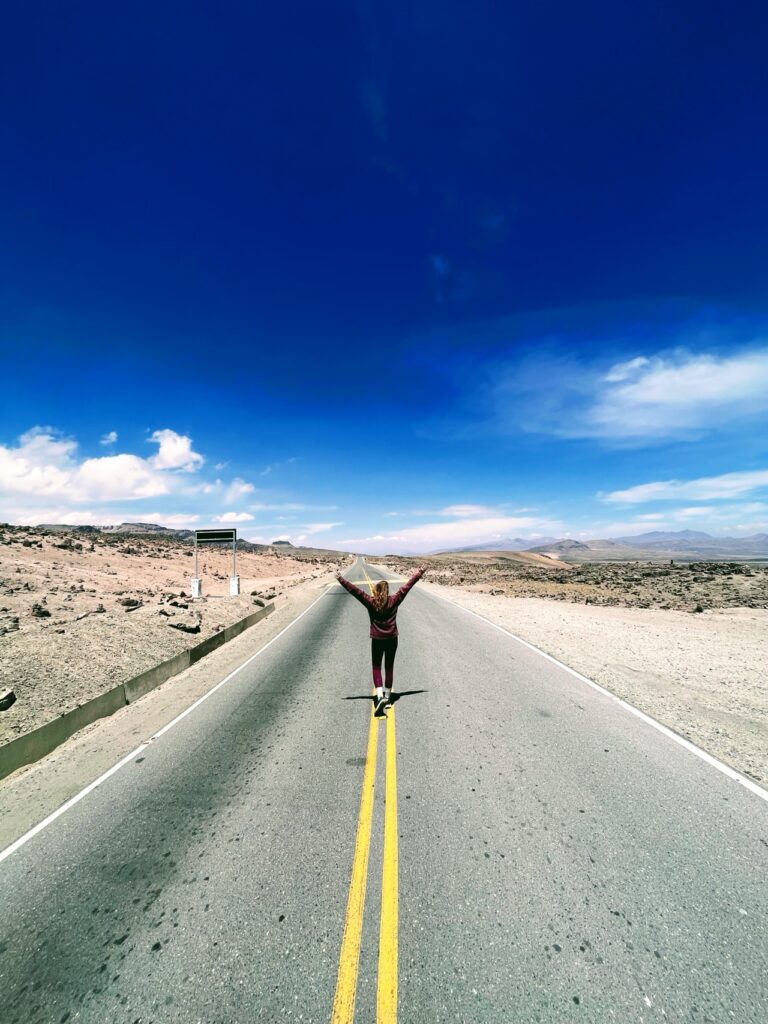 Patapampa perėja 4910 m ženklas kelyje į Kolkos kanjoną